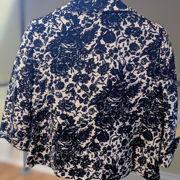 Talbots Petite Size 10 Navy/White Floral Blazer Jacket - Picture 8 of 11